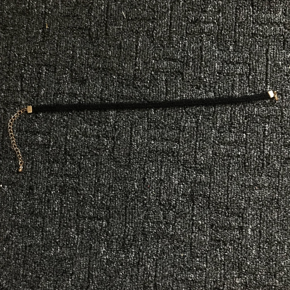 Chokers - Picture 4 of 7